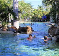 Aussie Outback Oasis Cabin and Van Village - Holiday Cairns