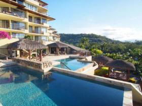 At Waters Edge Resort - Holiday Cairns 3