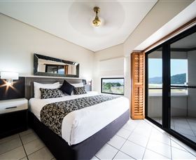 Portside Whitsunday Apartments - Holiday Cairns 1