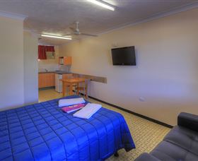 Wallace Motel And Caravan Park - Holiday Cairns 1
