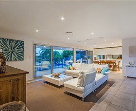 Malibu Shores At Vogue Holiday Homes - Holiday Cairns 1