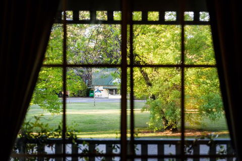 Federation Gardens And Possums Hideaway - Holiday Cairns 5