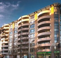 Medina Serviced Apartments Canberra James Court - Holiday Cairns