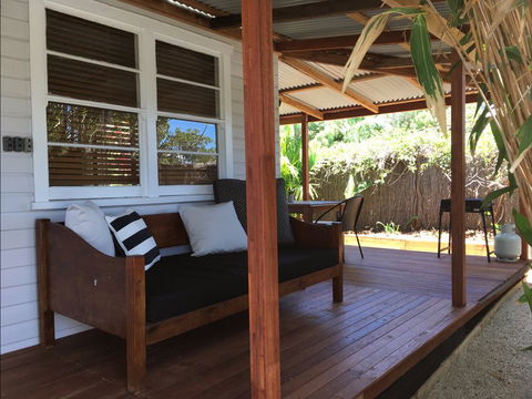 A Sunday Cottage - Holiday Cairns 0