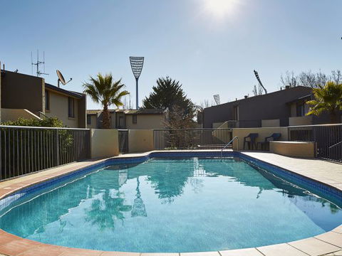 Manuka Park Apartments - Holiday Cairns 2