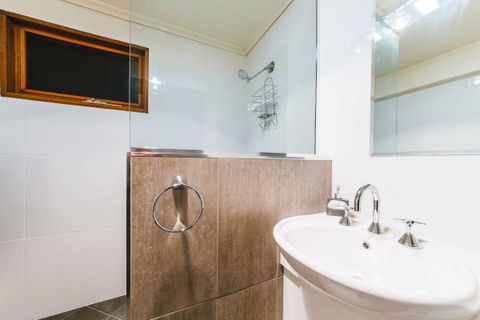 Alpine Edge Accommodation - Holiday Cairns 3