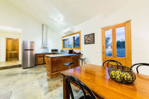 Alpine Edge Accommodation - Holiday Cairns 4