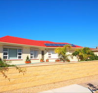 Christies Cottage for holidays and relocations. - Holiday Cairns