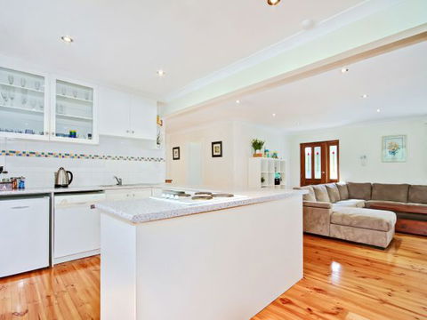Century 21 SouthCoast: Moana Blue - Holiday Cairns 1