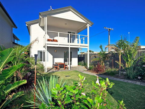 Century 21 SouthCoast: Moana Blue - Holiday Cairns 9