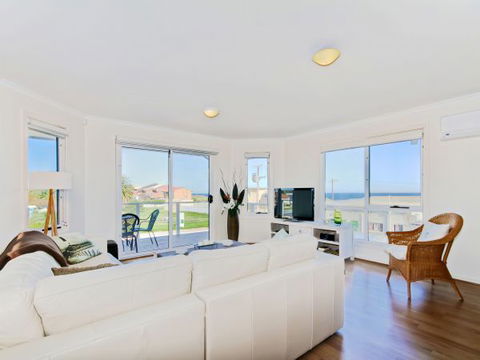 Century 21 SouthCoast: Moana Blue - Holiday Cairns 10
