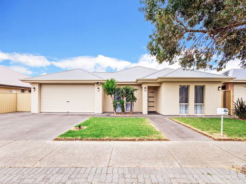 Century 21 SouthCoast: Moana Blue - Holiday Cairns 25