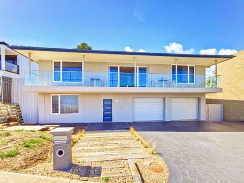 Century 21 SouthCoast: Moana Blue - Holiday Cairns 48