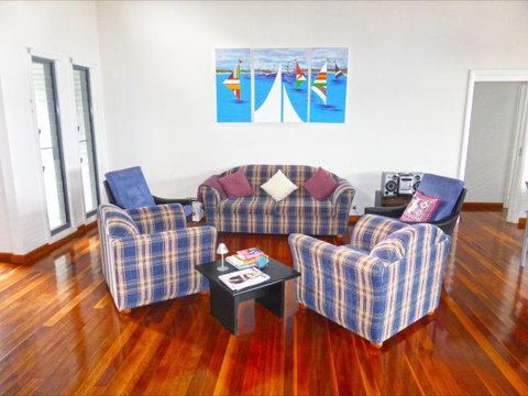 Palais D'Amor At Greenwell Point - Holiday Cairns 25