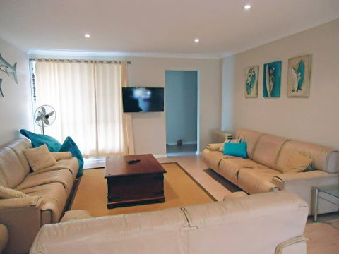 Palais D'Amor At Greenwell Point - Holiday Cairns 41