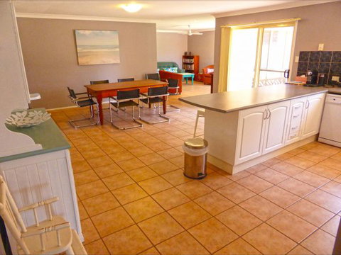 Palais D'Amor At Greenwell Point - Holiday Cairns 120