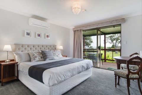Shambhala Guesthouse - Holiday Cairns 1