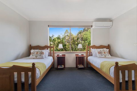 Shambhala Guesthouse - Holiday Cairns 2