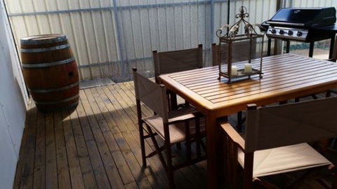 Angas Cottage - Holiday Cairns 4