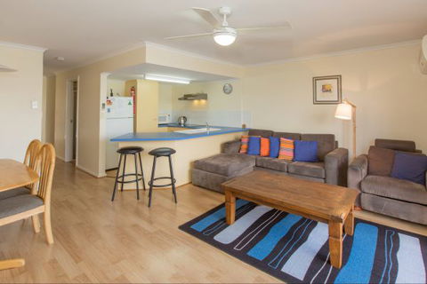 Spalding Lodge Unit 16 - Holiday Cairns 200