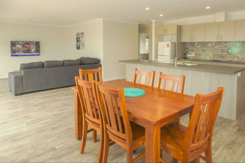 Spalding Lodge Unit 16 - Holiday Cairns 10