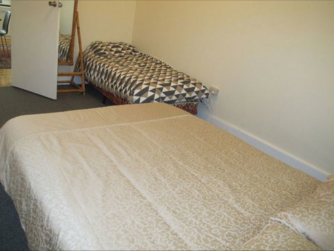 Fensom's Holiday Home - Holiday Cairns 3