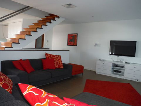 Relax At Tipara - Holiday Cairns 1