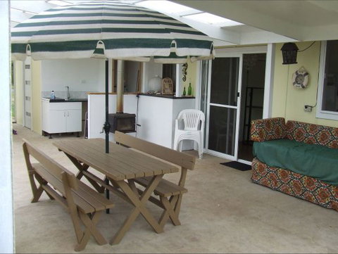 Fensom's Holiday Home - Holiday Cairns 20