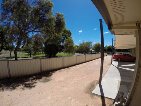 Shamore Apartments - Walnut - Holiday Cairns 4