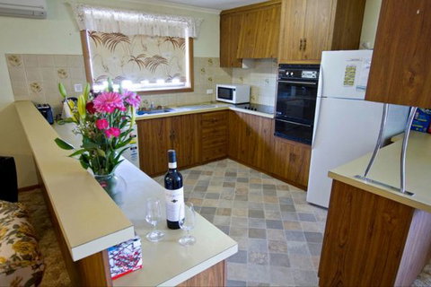 Fensom's Holiday Home - Holiday Cairns 24