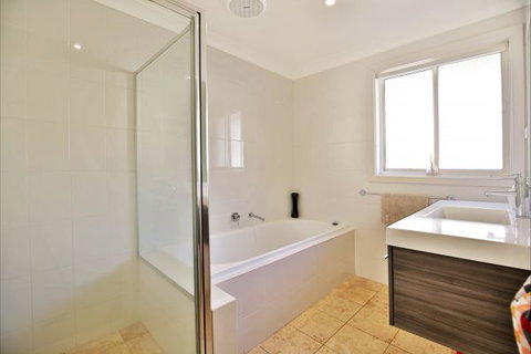 Escape At Culburra - Holiday Cairns 8