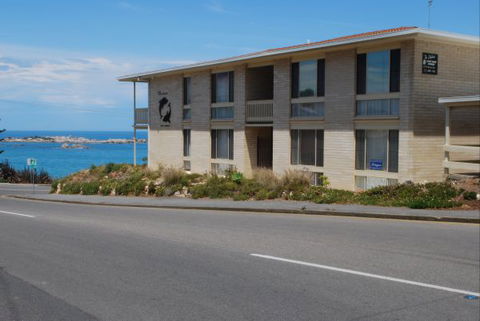 10 Calypso At Port Elliot - Holiday Cairns 0