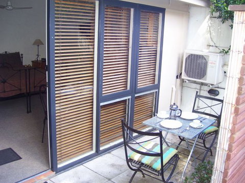 Garden Studio Unit - Holiday Cairns 3