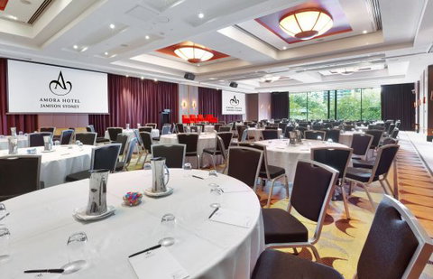 Amora Hotel Jamison Sydney - Holiday Cairns 2