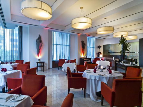 Amora Hotel Jamison Sydney - Holiday Cairns 5