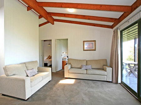 Beacon Point Ocean View Villas - Holiday Cairns 4