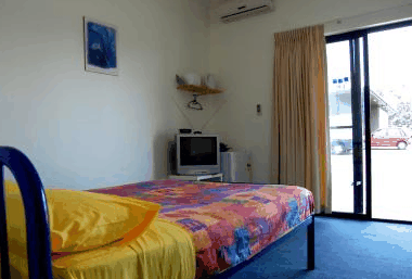 Comfort Hostel - Holiday Cairns