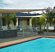 Ryley Motor Inn - Holiday Cairns