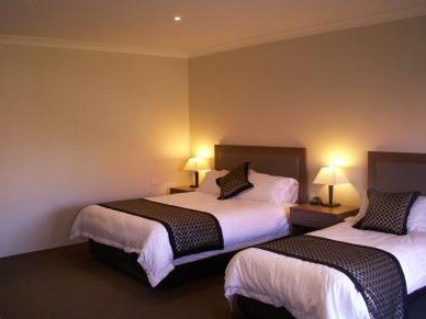 Parkes Int Motor Inn - Holiday Cairns 0