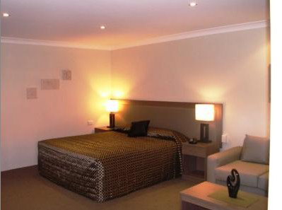 Parkes Int Motor Inn - Holiday Cairns 1