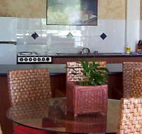 Burleigh Palms Holiday Apartments - Holiday Cairns