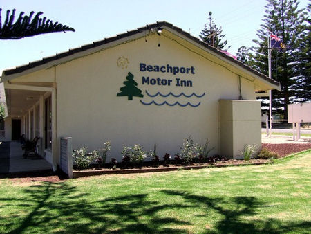 Beachport Motor Inn - Holiday Cairns 0