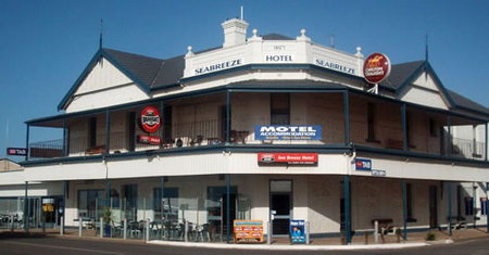 Seabreeze Hotel - Holiday Cairns 1