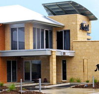 Strath Motel - Holiday Cairns