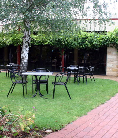 Vine Inn Barossa - Holiday Cairns 1
