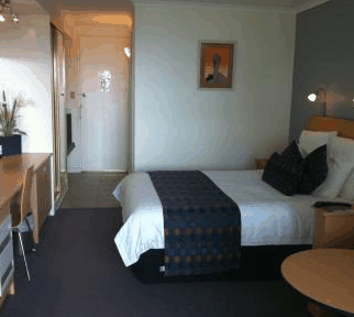 Beachfront Voyager Motor Inn - Holiday Cairns 1