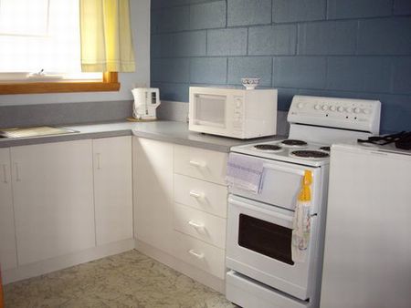 Castaway Holiday Apartments - Holiday Cairns 1