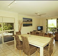 Adrift at Byron Bay - Holiday Cairns