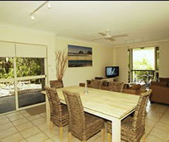 Adrift At Byron Bay - Holiday Cairns 0