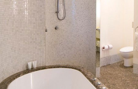 Beach Suites - Holiday Cairns 4